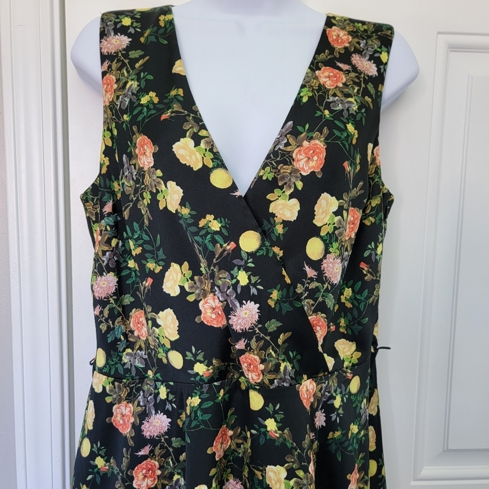 Banana Republic Black Satin Floral Lemon V Neck Lined Sleeveless Dress Size 6 - Picture 2 of 12